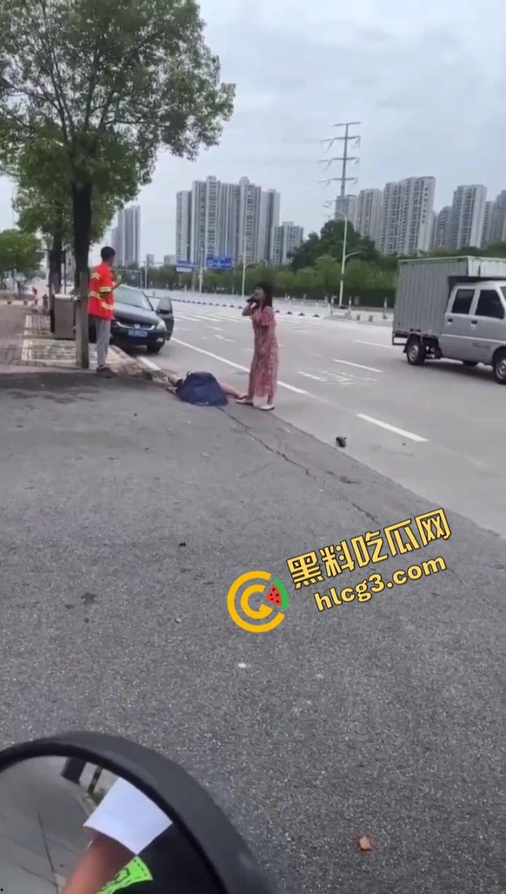 广东一女子接朋友去喝茶 没想到半路上被阎王接走了!-4