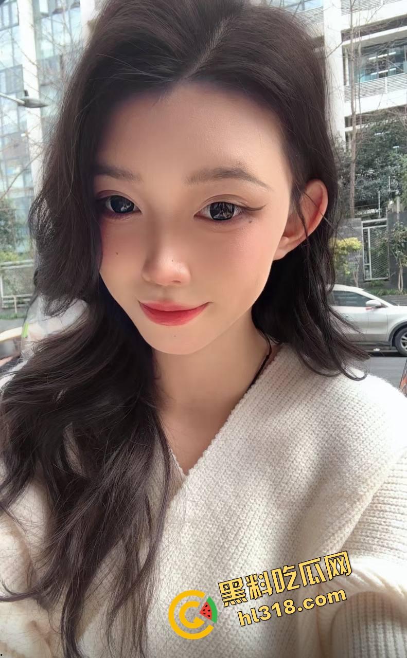 全新肾保健套餐曝光,全裸趴床任摸奶,揉奶撸屌一气呵成,花式服务直接把你榨干射完还想再来一发!-1