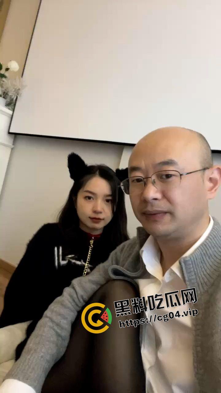 爱我是你的谎言 小丑竟是我自己 !一切都只是你的主人给你下达的任务罢了 黄毛原来不是黄毛 也可以事秃头-8