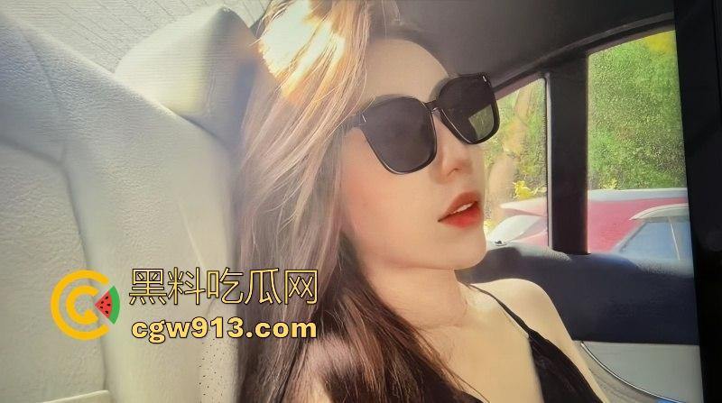 南京银行女职员【秦晓丹】酒店激情狂欢变换骚姿无套爆操,露脸深喉吞吐,成熟女人的魅力挡都挡不住!-2