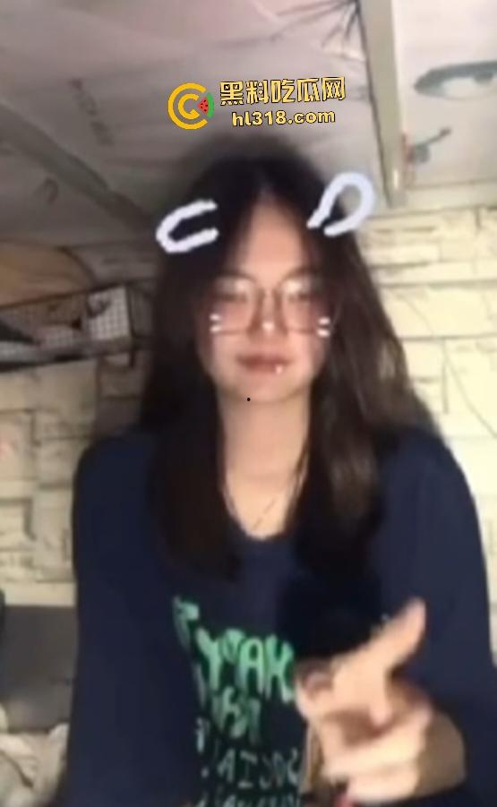 天津音院大三妖姬【朱子芊】公寓内狂野开战!高挑身段被假鸡巴后入,十一分力深喉猛干真鸡巴!-2