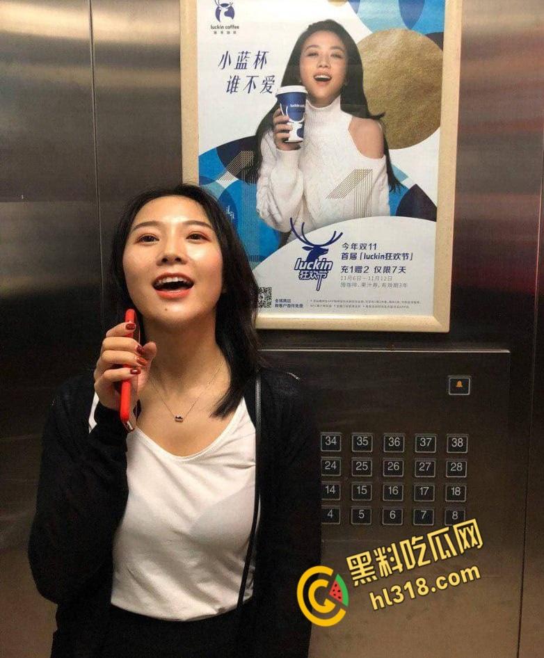 背着亲哥跟嫂子家里偷情，嫂子主动换上情趣丝袜，口交吃鸡黑丝诱惑，各种姿势爆操 !-2