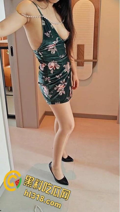 背着亲哥跟嫂子家里偷情，嫂子主动换上情趣丝袜，口交吃鸡黑丝诱惑，各种姿势爆操 !-3