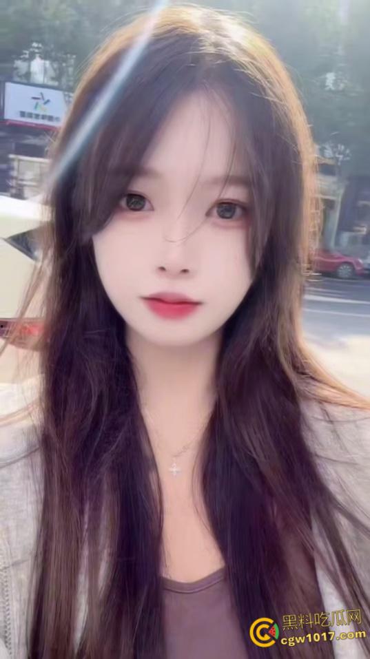 闷骚母狗表白大屌炮友，被拒绝后恼羞成怒曝光，露脸吸吮龟头口爆吞精，穿着情趣内衣坐屌狂摇！-3