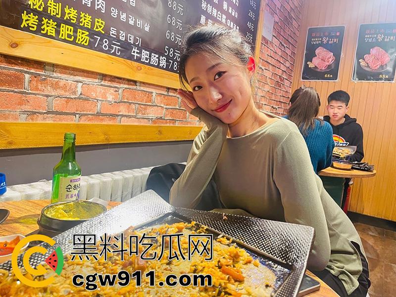 二手车就怕前车主有钥匙，苏州大奶长腿骚逼【杨思婷】，背着现男友约炮前男友，被男友发现后报复性操逼！-1