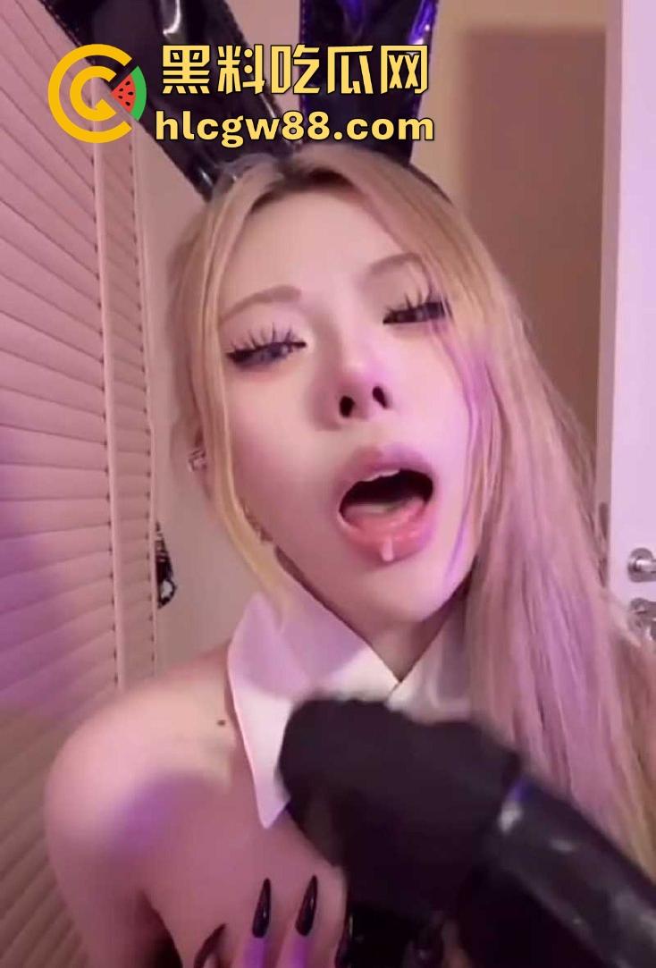 抖音御姐网红【枭娍】最新金主高价定制阿黑颜翻白眼 喜欢这一口的不容错过!-3