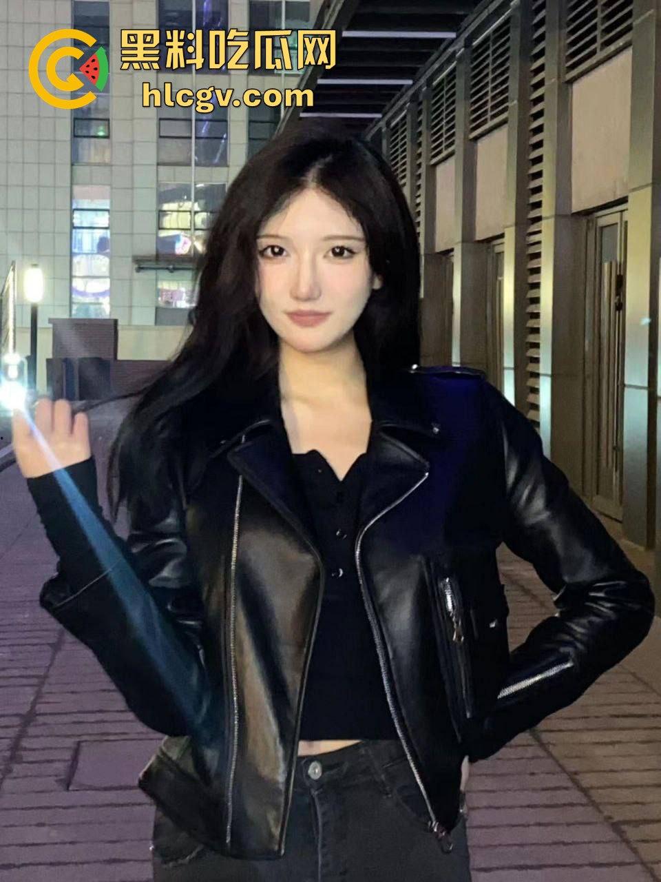 高颜值御姐【欧阳苏媛】云盘不雅视频流出！吃鸡姿势骚到爆，网友：想不到表面清纯内里这么野！-2