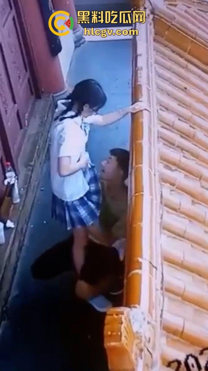 河南老君山风景区监控泄密 工程学院朱婷与男友露天啪啪视频曝光-9