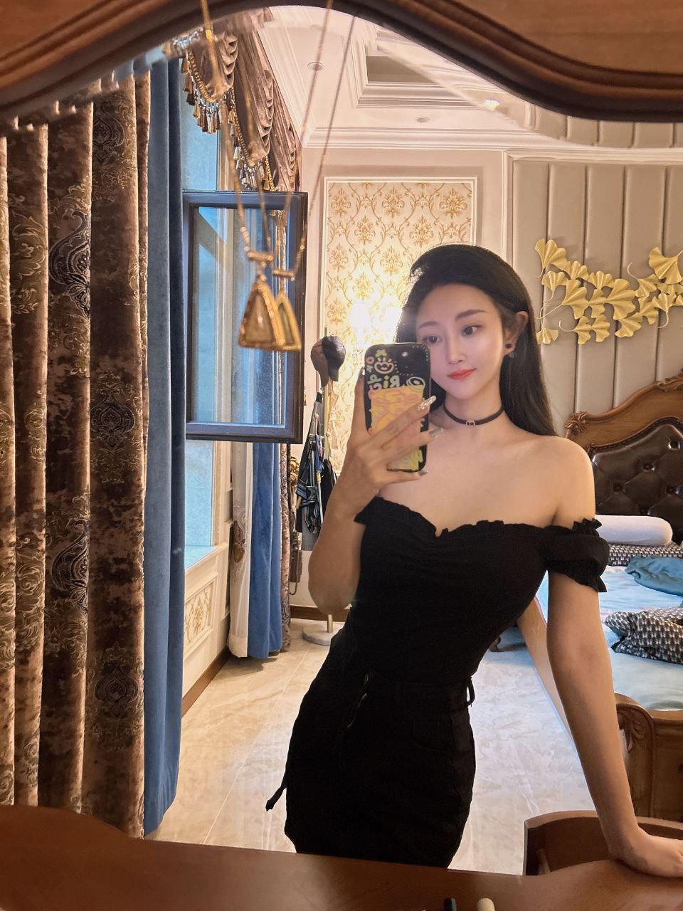 绍兴人妻『阮诗』跨年猛料 和情人在床上啪啪正嗨 异地老公打来电话 她边撒娇边高潮逼里藏着的鸡巴还没拔出来！-5