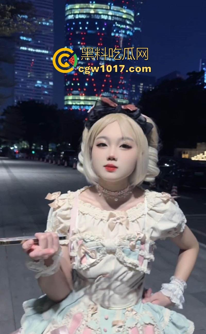 约炮超极品小萝莉，酒店被大神后入狂肏，黑丝撕裂骚穴喷汁，从懵懂可爱转骂人浪叫！-1