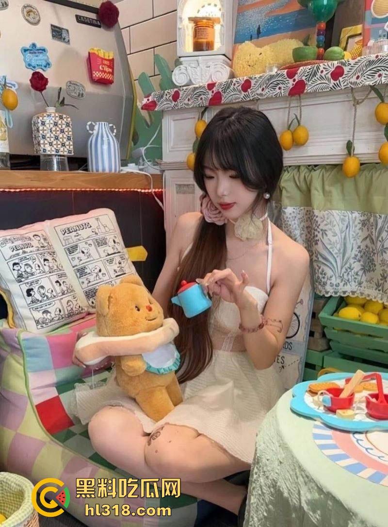 山东艺术学院油画系系花【乔若雨】清纯女神与纹身黄毛约炮,无套后入猛操,呻吟声充满整个房间!-2