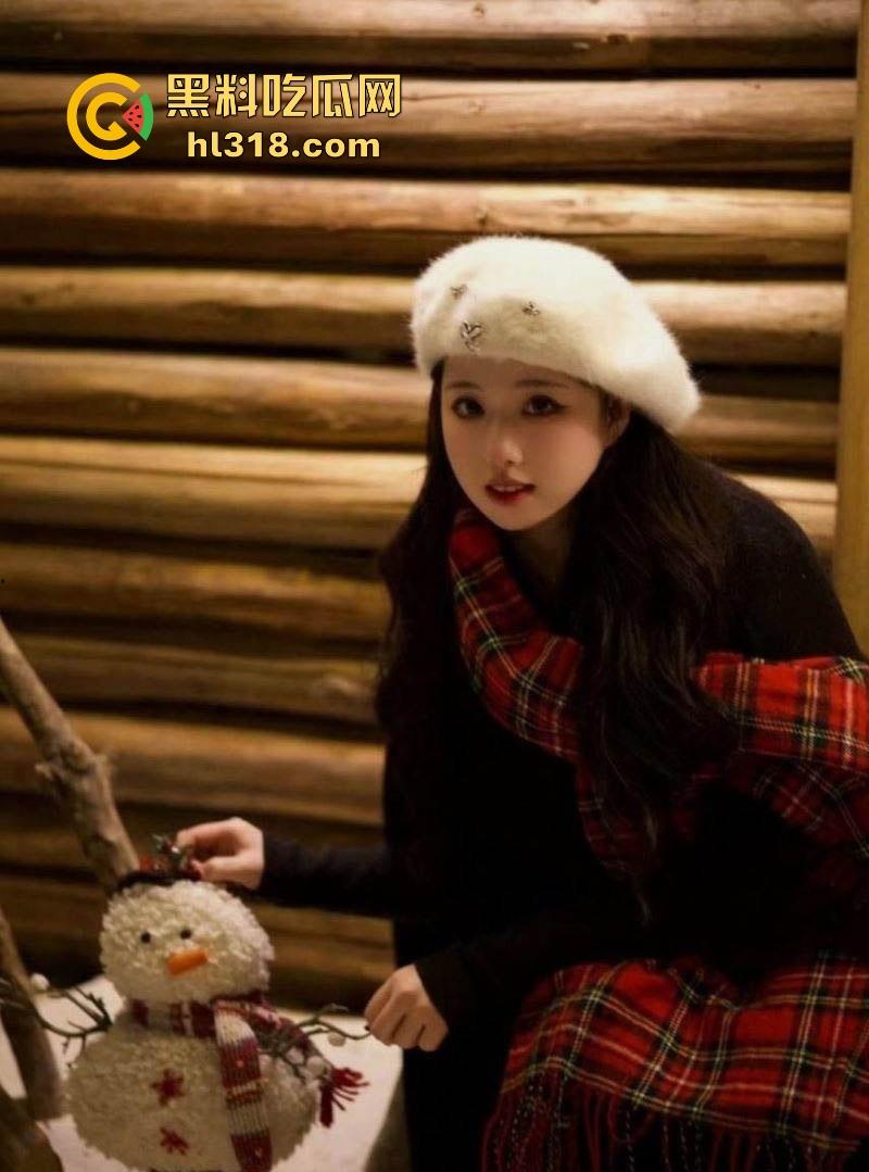 山东艺术学院油画系系花【乔若雨】清纯女神与纹身黄毛约炮,无套后入猛操,呻吟声充满整个房间!-4