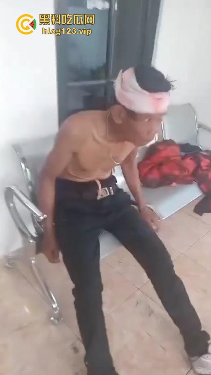 大型皮开肉绽现场！印尼一地发生冲突 有内战的国家真的不要去！-10