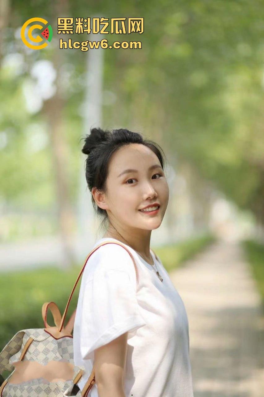 强烈推荐！！！微胖巨乳大三学姐【梁玉婷】和男友性爱视频曝光，真让人流连忘返。-4