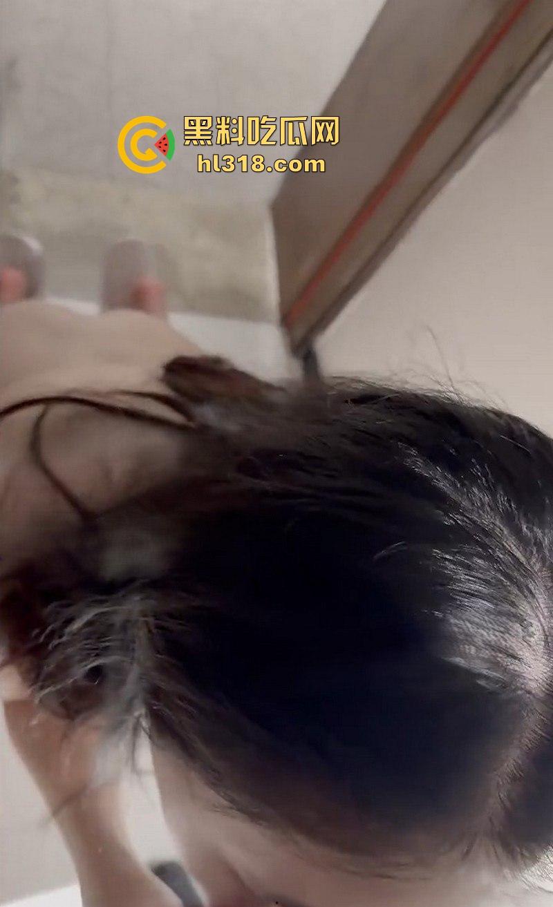 海角乱伦，跟我的刚上大学的表妹开房，尝试大胆酒店开门露出啪啪，白虎嫩穴被后入猛操，疯狂喷水！-6