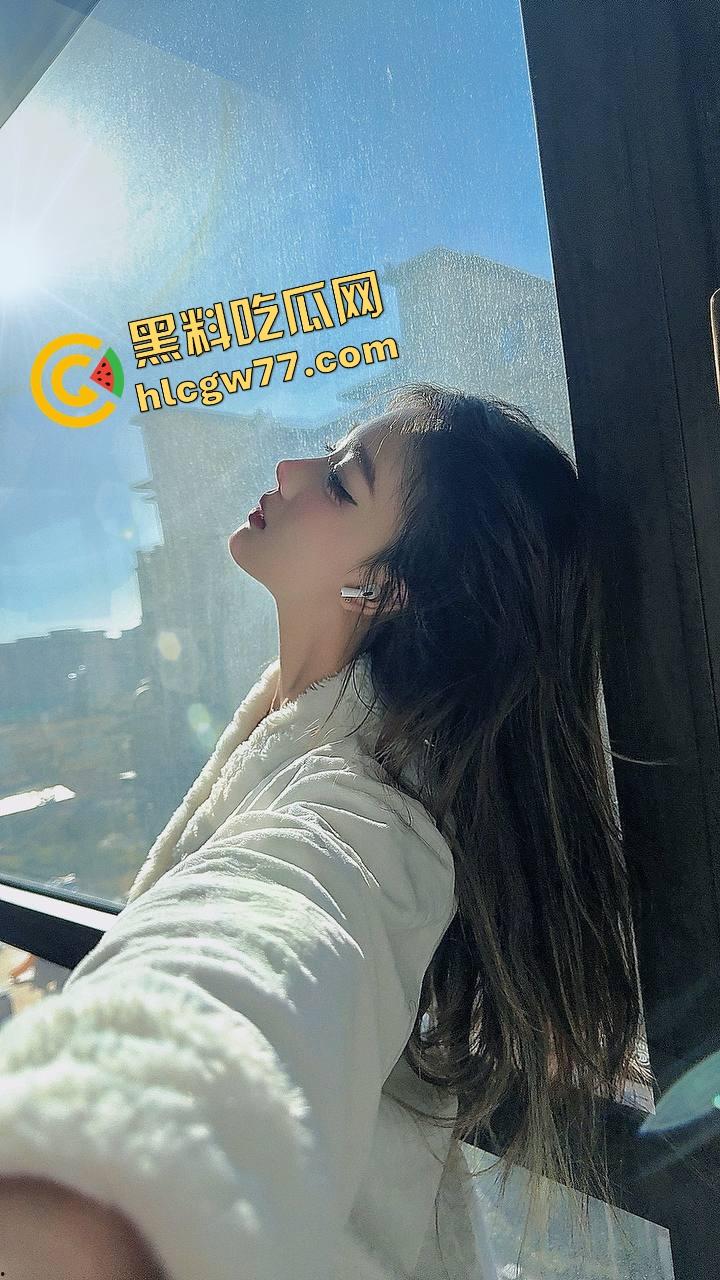 艺术反差婊留学生『田甜』 被带去KTV唱歌喝酒 微醺后带回酒店 没想到迎接她的是无尽的羞辱!-5