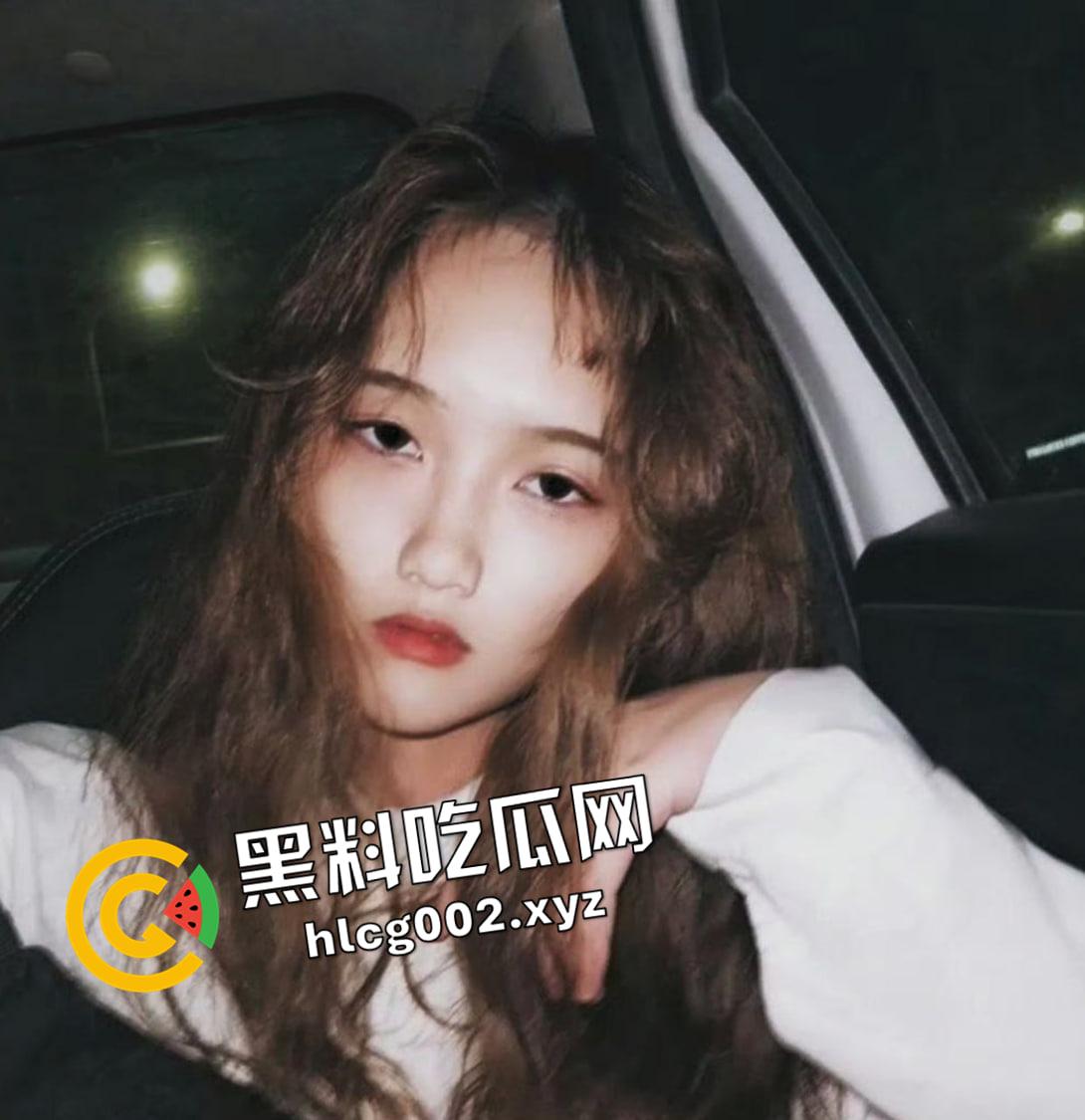 广西农业职业技术学院【韦慧雯】下海黄播 邀请小姐妹百合热吻 嫩穴特写展示 少走二十年弯路啊-1