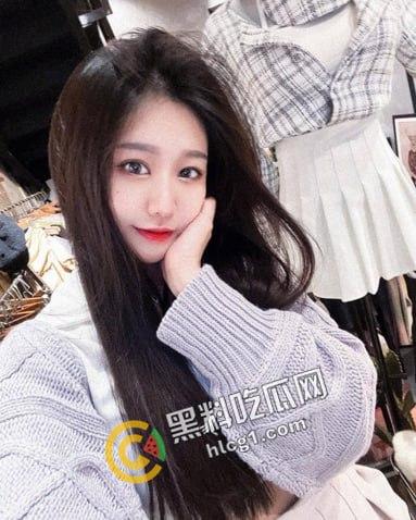 重庆某传媒公司主播 超喜欢上位的反差婊 李娜 被曝光！白浆很多最爱无套内射 真是个极品骚逼啊！-3