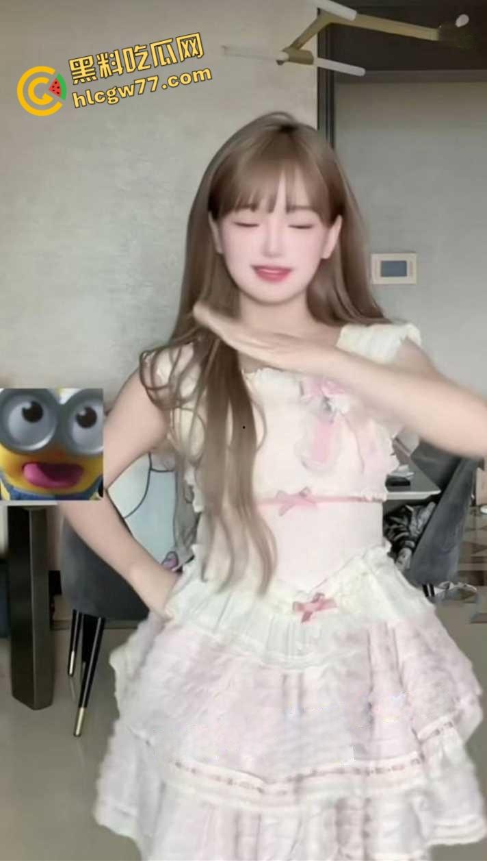 重庆工商大学经济学院女大学生【沈琪】平时就是衣服富贵千金模样 原来是给人当小三视频被曝光！-3