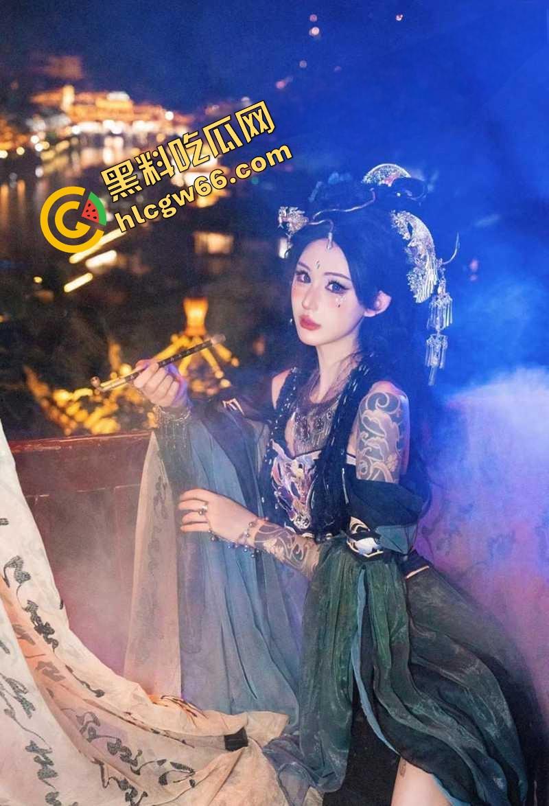 济南酒吧3P疯传,黑丝御姐当街搭讪被带走，前后双洞齐开被爆插成浪狗，骚叫声爽到抽搐！-6