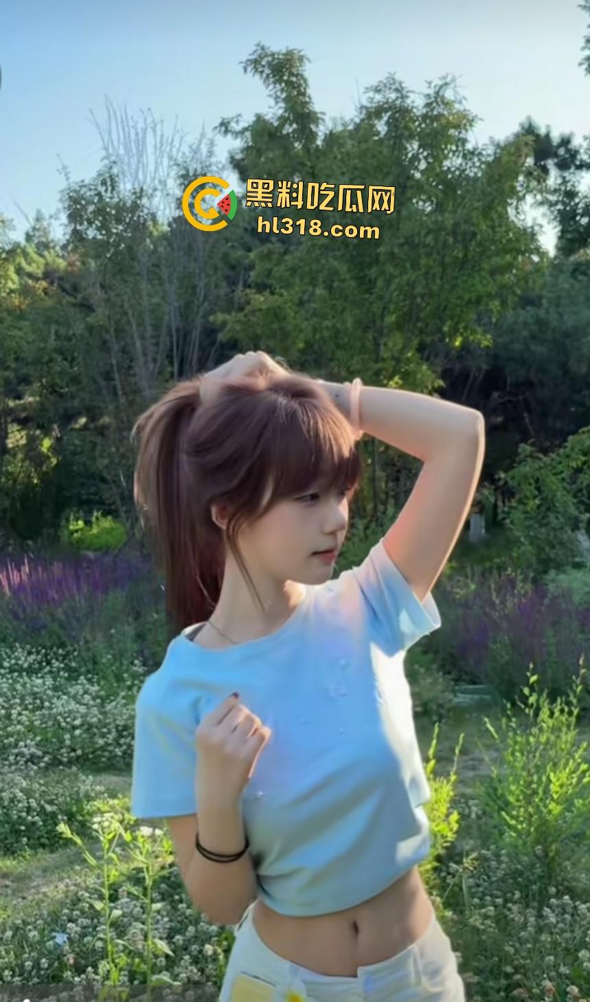 抖音JK女神【张思涵】自摸捏奶喊破天，在男厕后入狂扇屁股，被20厘米大鸡巴内射要哭了！-2