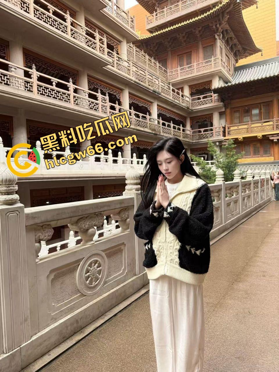 抖音哈尔滨人妻【辣妈康康】大尺度福利视频流出！黑丝肥臀自慰喷水，假屌猛插嫩逼淫叫爽翻天！-19