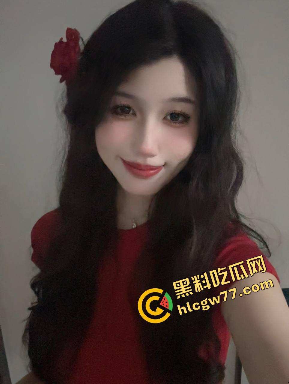 武汉公司里的母狗同事『钱津淼』喜欢玩SM戴项圈当狗,每晚都想被干哭,每次都要口爆才收工!-1