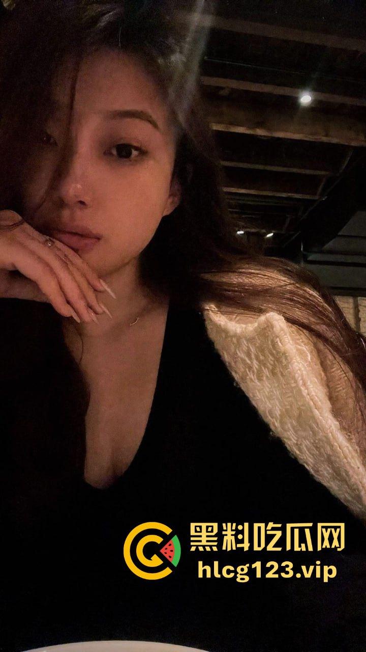 『李菲菲』床上风骚演绎!山东财经大学留学生的性爱视频泄密,吃鸡喷水让人看直了眼-4