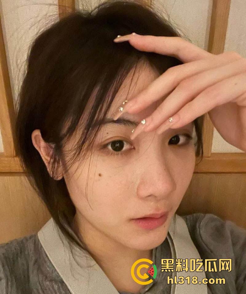 广西师范大学【秦玉莹】与男友性爱视频曝光流出！床上化身淫荡尤物，边被猛操边玩玩具，淫水狂流！-2