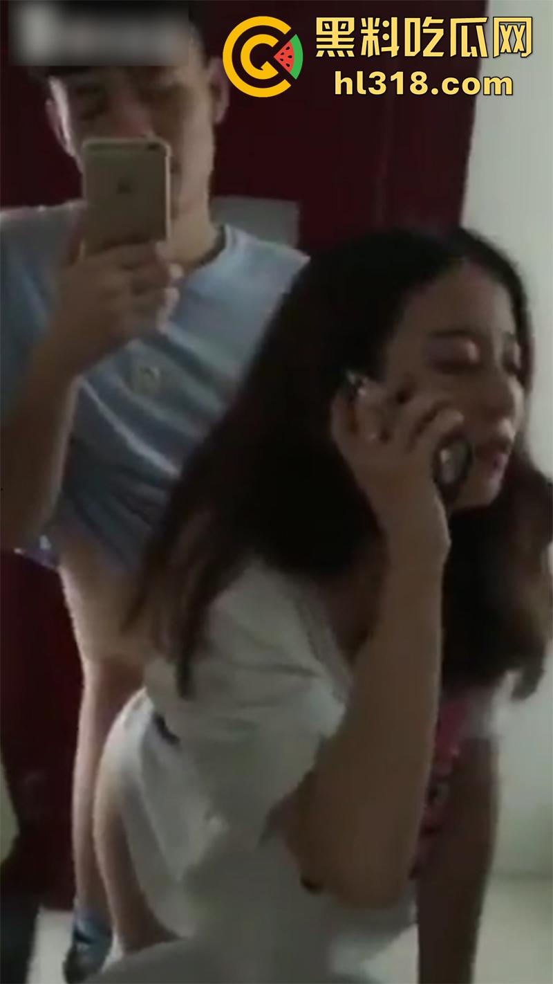 精选10位偷情打电话母狗，背着老公约炮却遇查岗，大肉棒冲击下想叫又不敢，玩的就是紧张刺激！-1