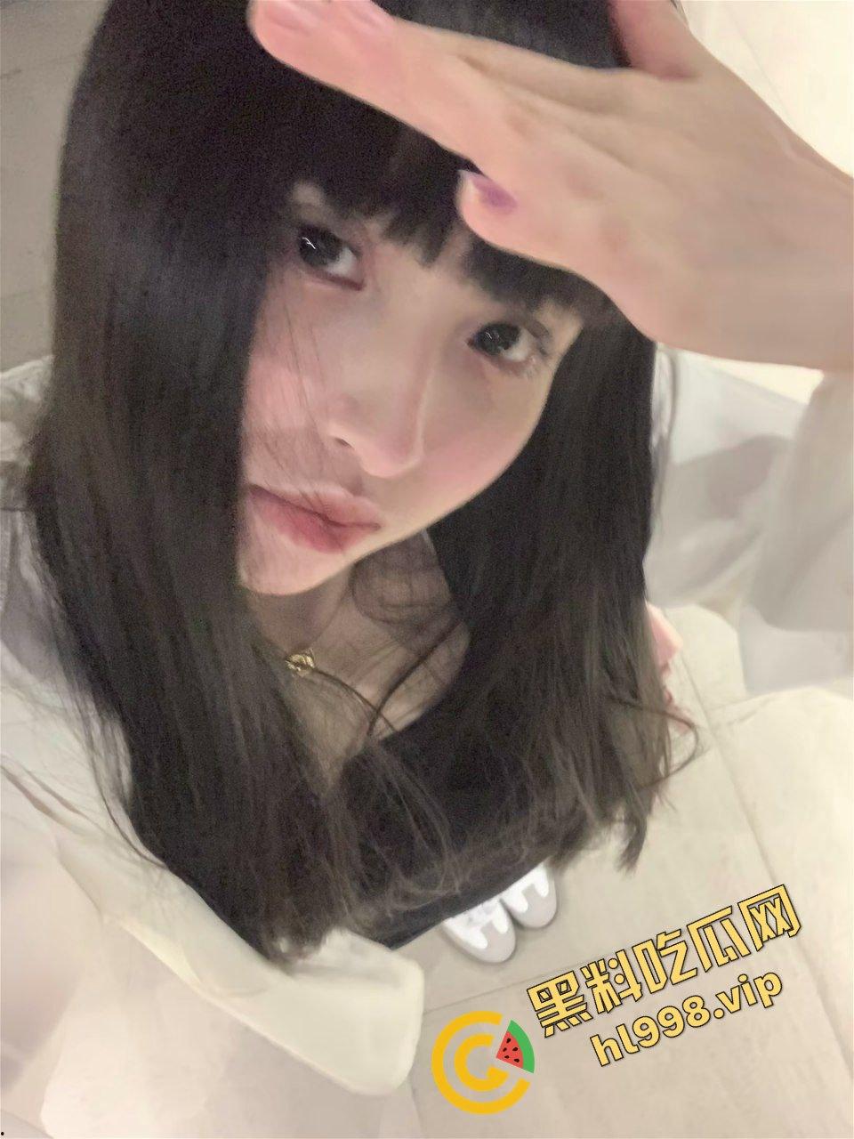 抖音齐刘海骚鸡『neinei』主页女神人设冰清玉洁 实际骚的没边 大哥约操十分得劲 独家曝光！-2