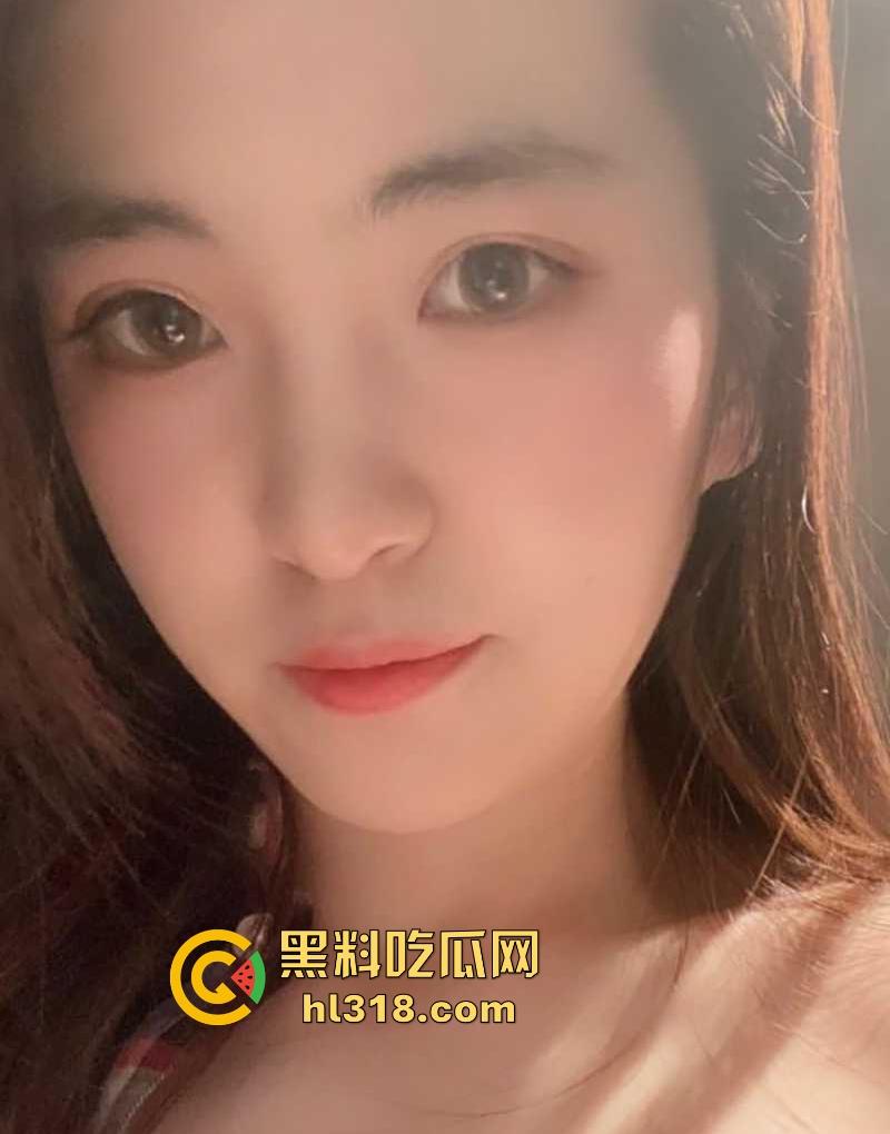 长沙极品熟女【李希希】欲求不满的出轨约炮， 穿着不同的情趣装跟炮友做爱打卡，叫床声淫荡勾人！-1
