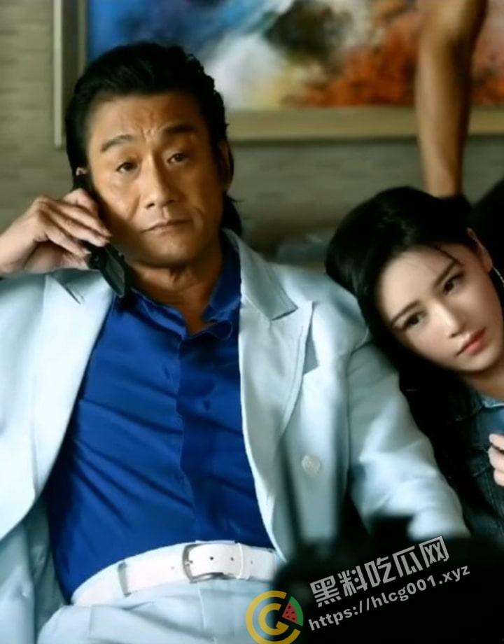 电影《追龙2》女主角【邱意浓】抖音直播擦边球，真空模仿张元英扭胯，大奶子是真不小啊！-4