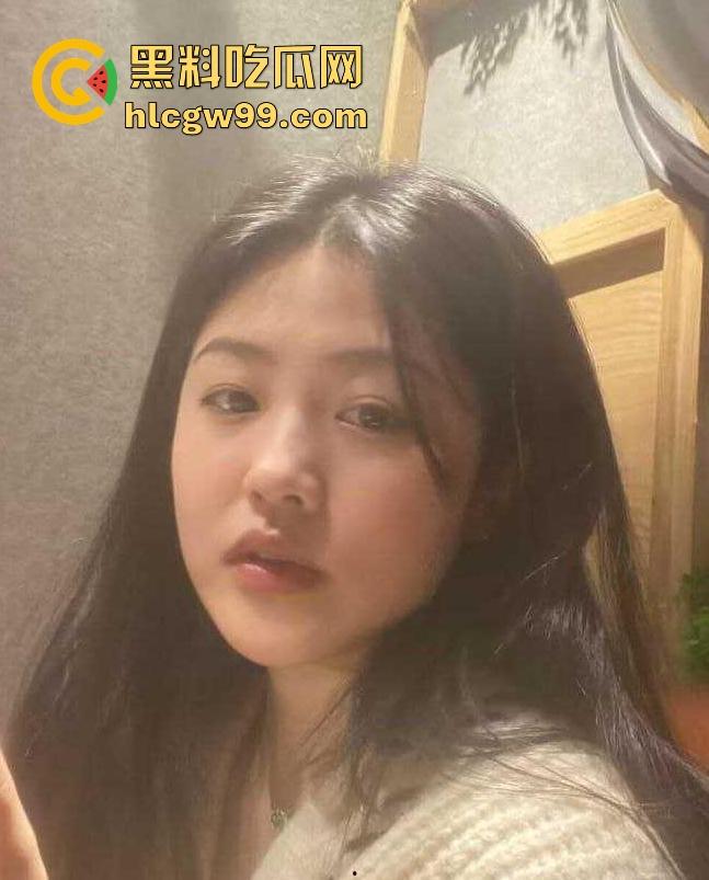 瓜友投稿!来自王者荣耀的爱情,面基河北邢台微胖女大【李怡芯】 见面后直接酒店开房猛猛肏。-1