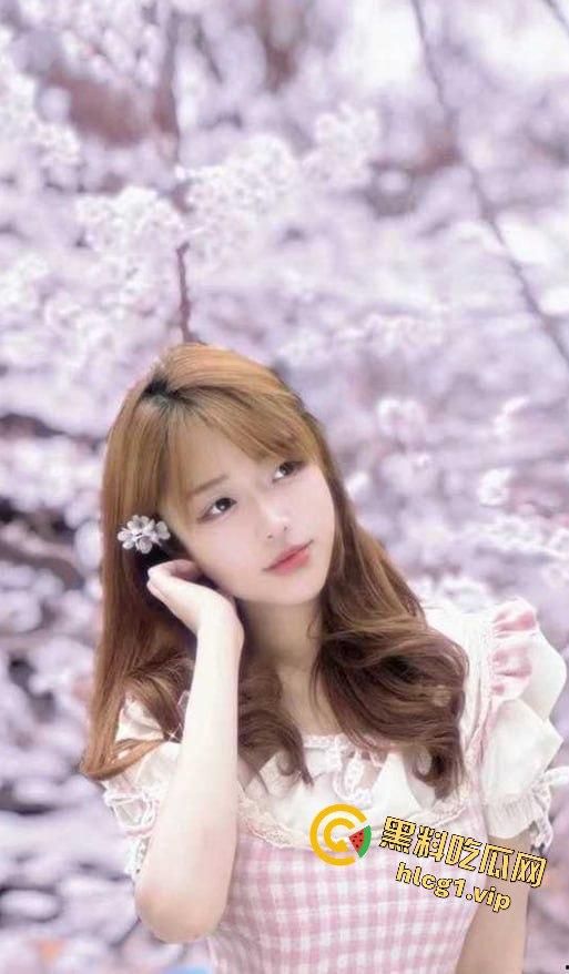 杭州顶级颜值援交妹黄文琪，只需1000块搞一炮！床上主动拿手机记录，这钱花得太值！-11