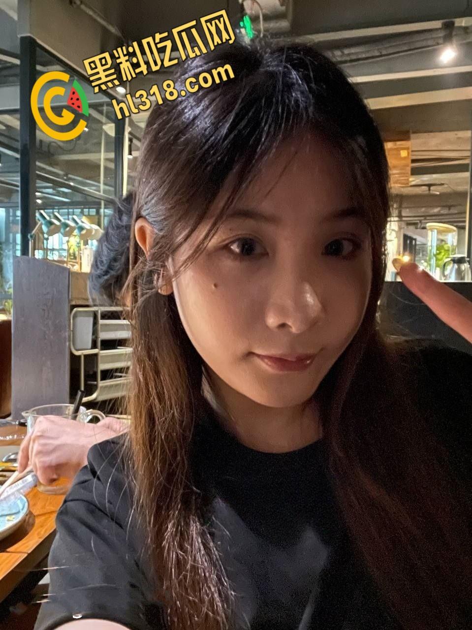 广西南宁极品模特【吴佳琪】，清纯反差性感身材，情趣黑丝翘着屁股口交，无套后入淫叫不止！-2