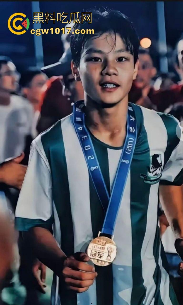 曾经被誉为国足未来的【詹景源】5P空姐黑料被曝！与32岁空姐的恋情，还组织5p淫啪，21秒完全露脸视频全网首曝！-20