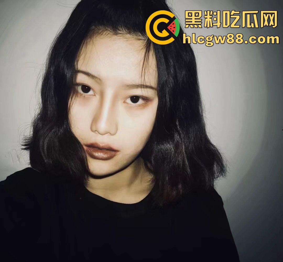 合肥十七中高二嫩妹【鲁艺凡】校外偷腥，穿制服调教跪舔鸡巴，骚洞被无套灌精，黑乳晕还怕怀崽？-6