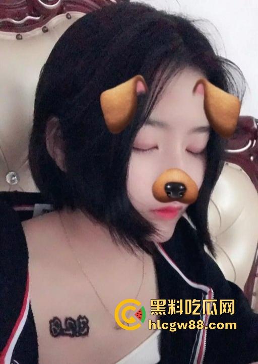 合肥十七中高二嫩妹【鲁艺凡】校外偷腥，穿制服调教跪舔鸡巴，骚洞被无套灌精，黑乳晕还怕怀崽？-8