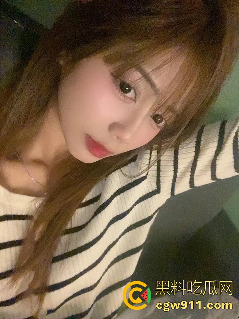 青岛电影学院女神【张曼曼】,五官精致女大学生,表面女神私下反差,被富二代包养酒店各种姿势爆插!-3