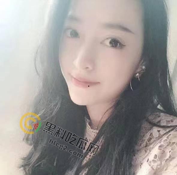 家长群爆炸!方茜哺乳期与多名家长乱搞,妻子们举横幅曝光,震撼学校!-7