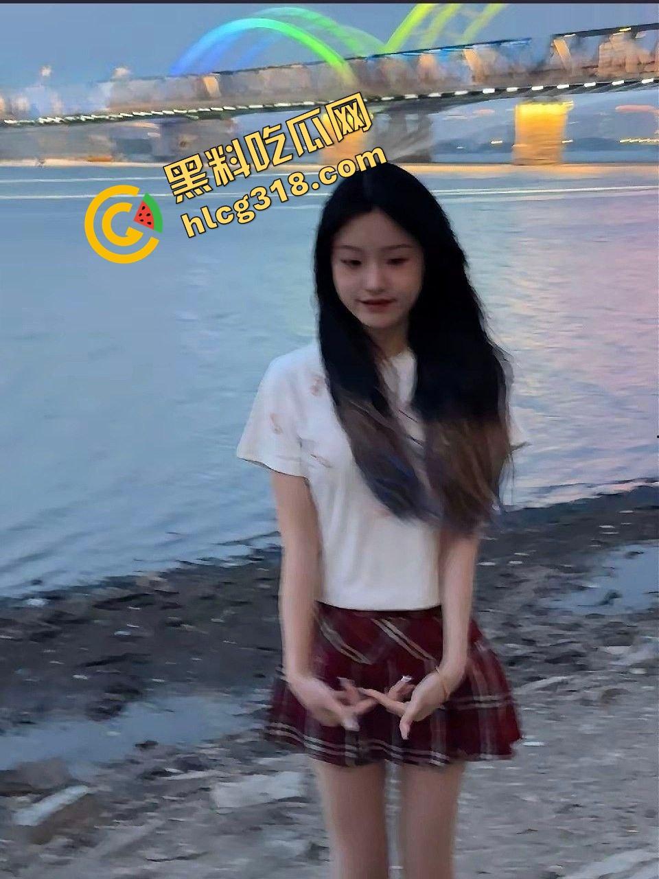 婚后六年操老婆操成亲情,隔壁浪叫勾人,逼肿喷汁操翻天还贪万人干,幻想邻居大屌内射骚货老婆!-3