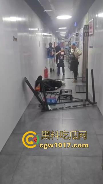 21世纪外卖员经典战役，美饿大战、出餐口大战后厨等等名场面，当今社会最不好惹的一群人，生死看淡不服就干！-4