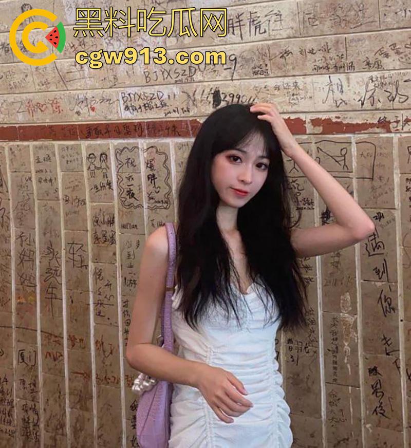 别人老婆就是刺激!河南郑州已婚少妇,网吧打游戏被勾搭,直接带去宾馆啪啪,这口交技术太赞了!-2