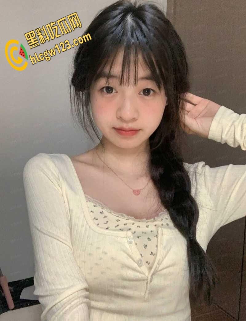 四川旅游学院【陈蓓元】,有着清纯外表却下海做外围,包一夜不做高端也不卖低廉逼价!-3