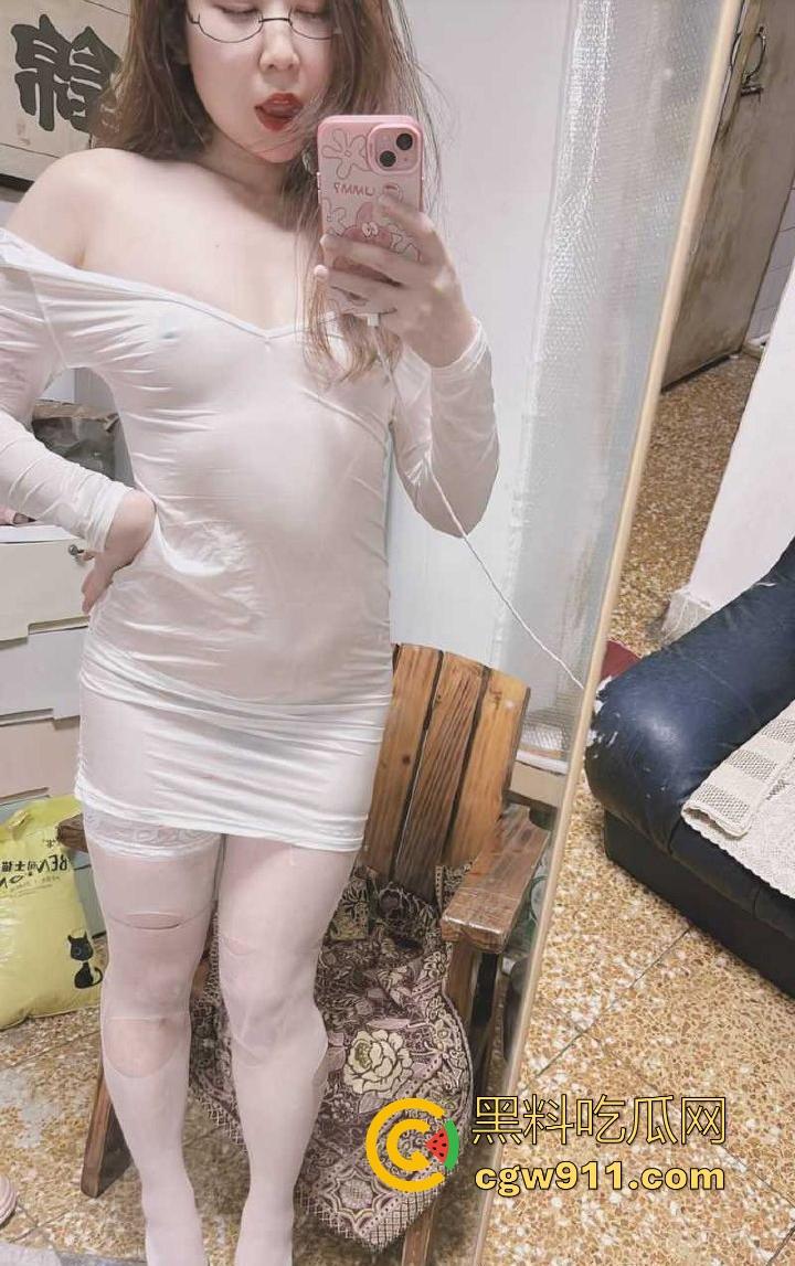 黑龙江第一人民医院【王蕾】社交软件约到的骚货护士，线上聊骚线下操逼深喉口交，内射小穴骚得很有韵味！-6