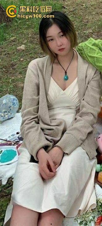 南宁师范学院极品母狗【黎文莹】调教视频曝光，口活顶得堪比飞机杯精液容量器。-2