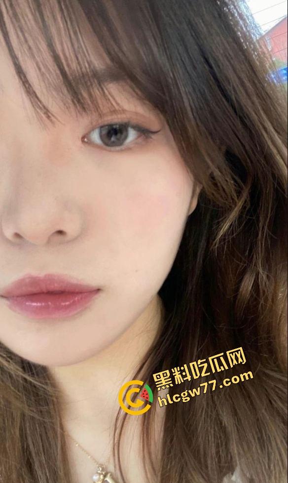 蚌埠同事的女朋友看着清纯,其实背着人家车里被干到腿软,内射都不带套!-3