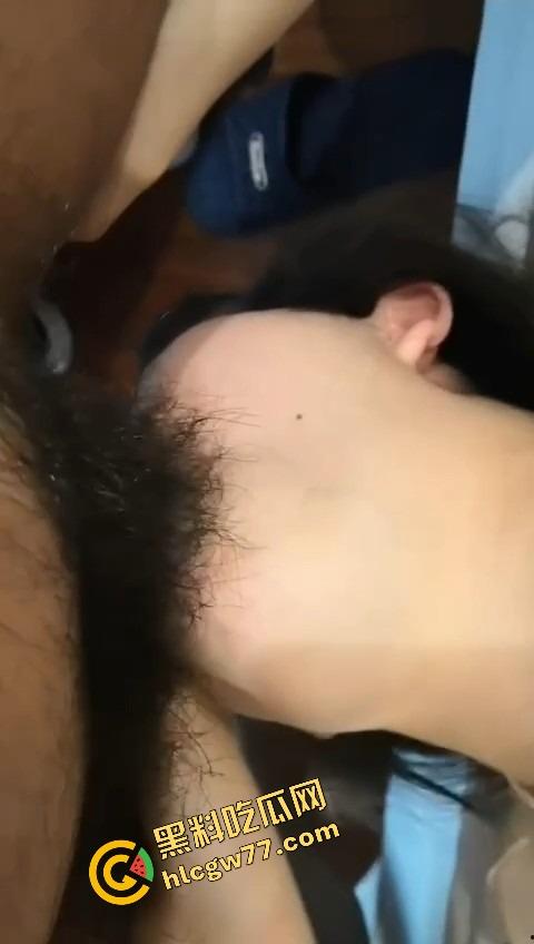 蚌埠同事的女朋友看着清纯,其实背着人家车里被干到腿软,内射都不带套!-12