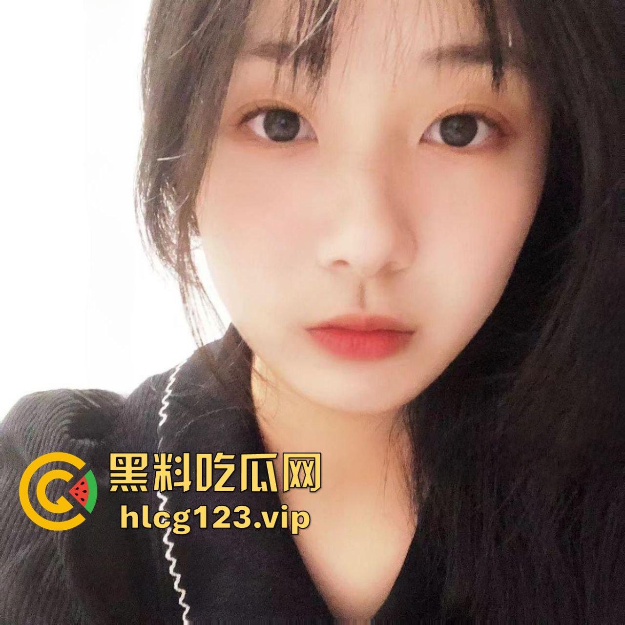 武大极品校花【董琪琪】不幸被渣男泄密，清纯外表下藏着啥？毛都剃得干干净净！-3